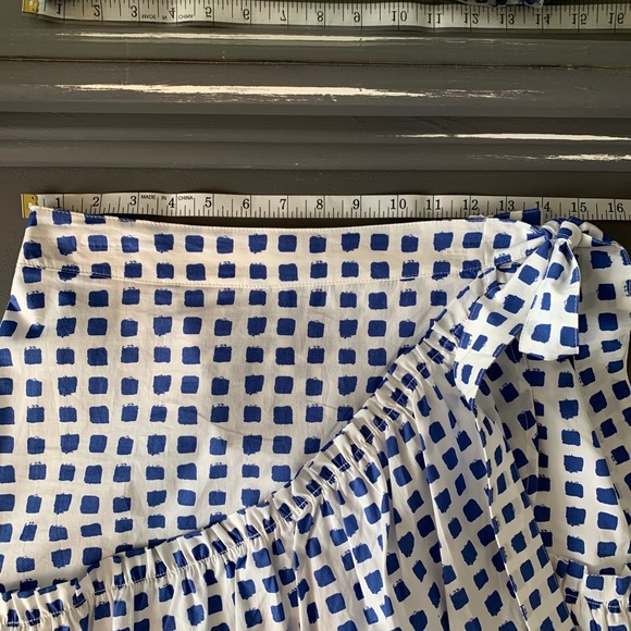 Vineyard vines blue and white “faux” wrap skirt with ruffle size XS - Picture 6 of 8